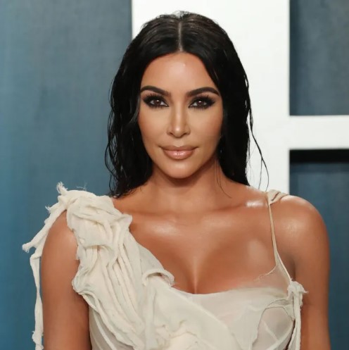 Kim Kardashian cries as Kanye West retrieves the rest of the sex tape