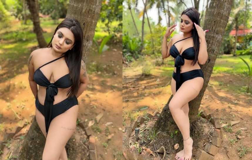 Twinkle Kapoor oozes hotness in black Monokini in Goa, See Pics