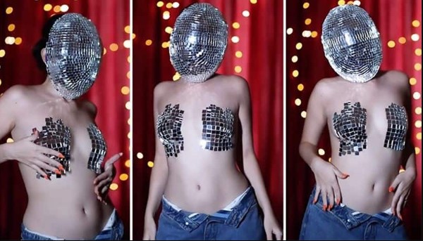 Urfi Javed's video wearing mirror pasties to cover her assets goes viral, Check it out!