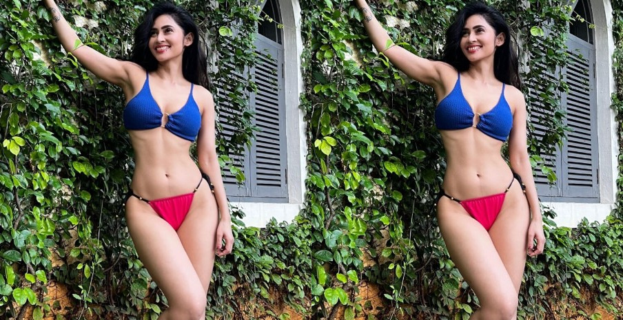 Sunanda Wong looks extremely hot in a red and blue bikini, See Pics