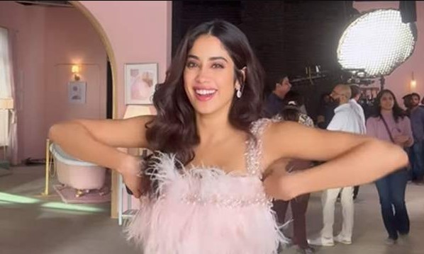 Janhvi Kapoor's goofy chicken dance video goes viral, Check it out!