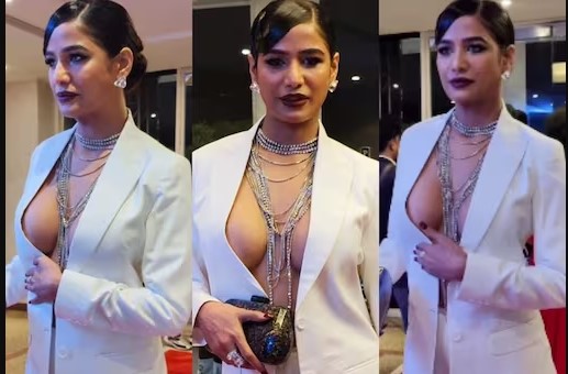 Poonam Pandey has an OOPS Moment as she sizzles in Power Suit, Video goes Viral