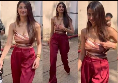 Palak Tiwari faces an embarrassing moment in this revealing top while walking