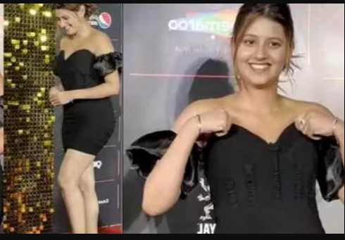 Oops moment! Anjali Arora gets uncomfortable and fixes her tube dress on camera